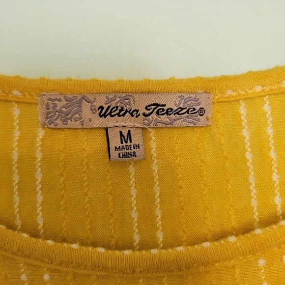 Ultra Teeze Mustard Yellow Flutter Sleeve Blouse Size Medium - Picture 4 of 5